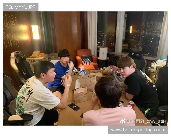 卡西利亚斯与老友重聚，画面暖心