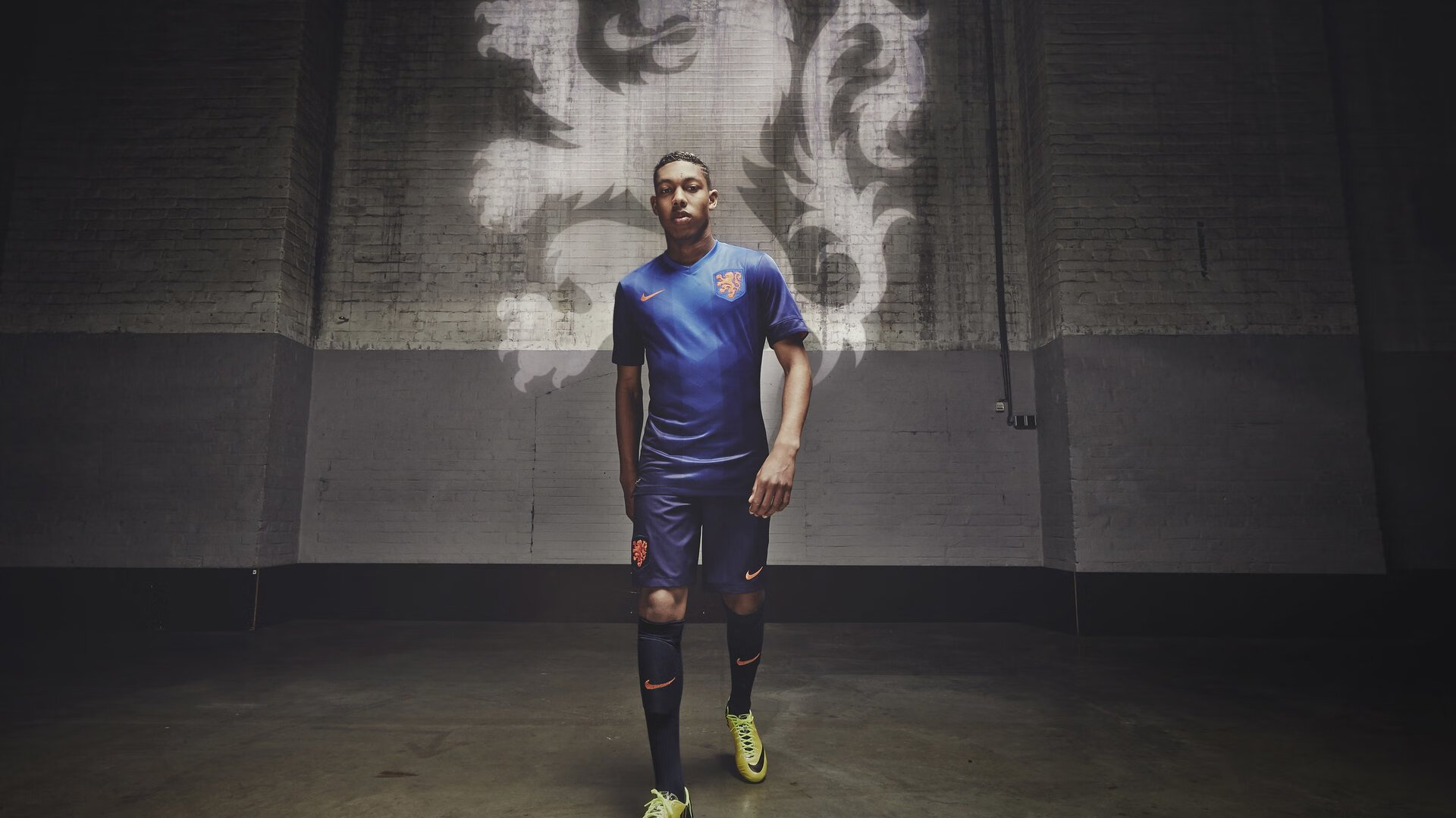 俱乐部与学校共办夏季足球营推动校园运动发展，俱乐部与校园足球合作协议