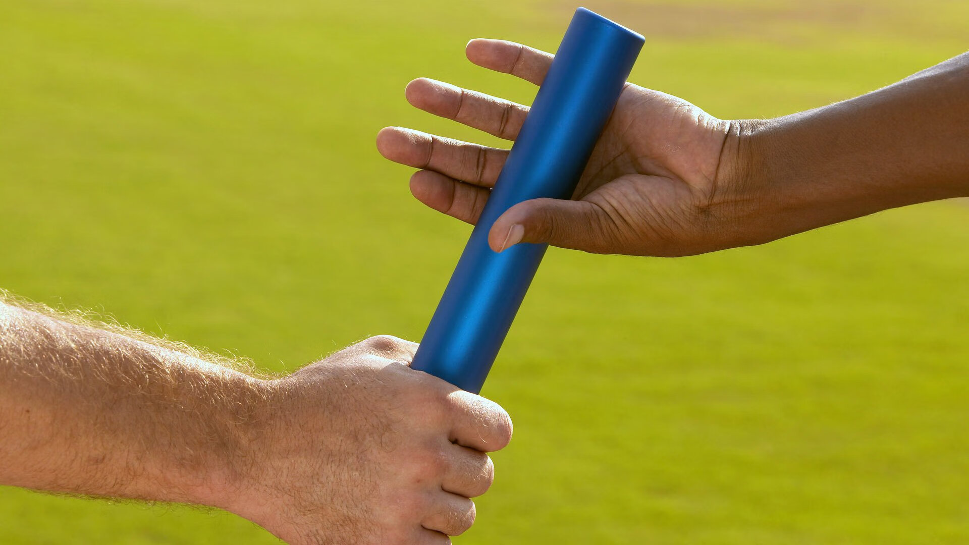 俱乐部与学校共办夏季足球营推动校园运动发展，俱乐部与校园足球合作协议